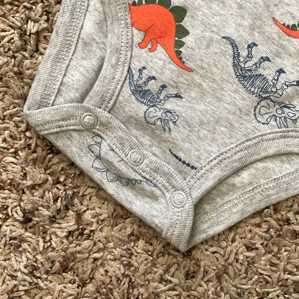 Carter’s 2-Piece Dinosaur Outfit
